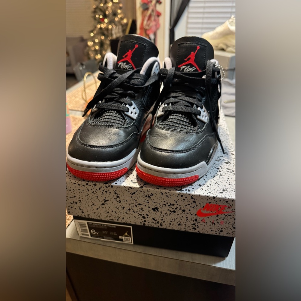 Air Jordan 4 Retro (GS) - Black and Red